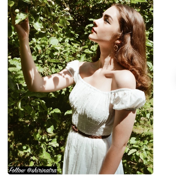 Elegant White Off-Shoulder Dress - Picture 6 of 12